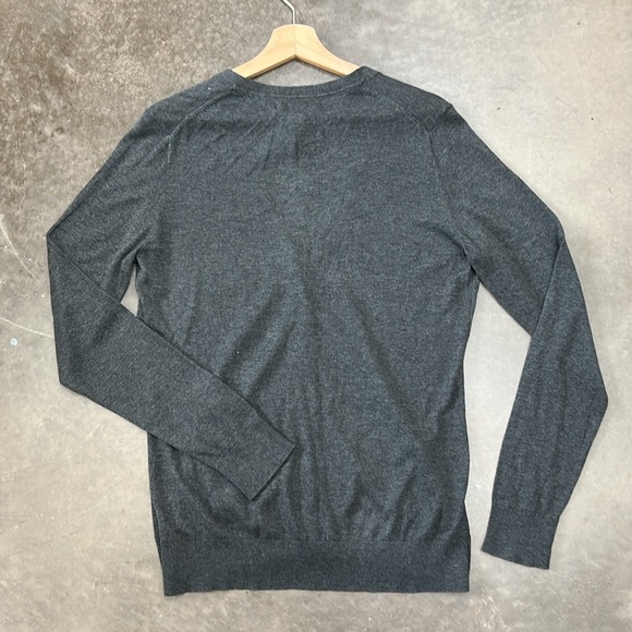 Banana Republic Large charcoal gray knit long line button down cardigan NEW - Picture 6 of 6